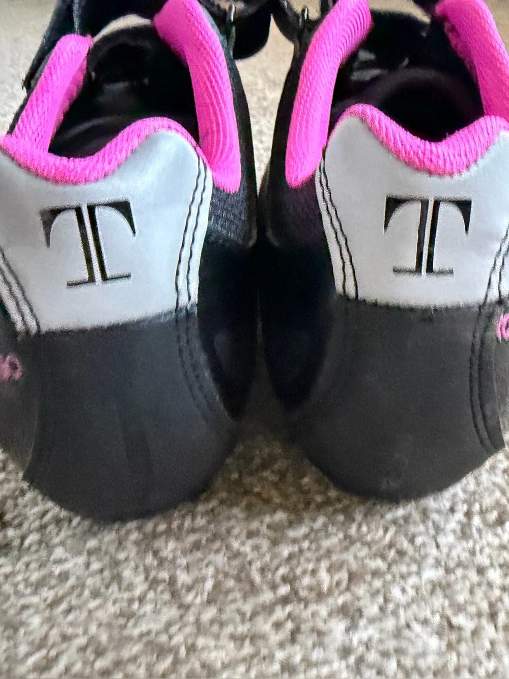 Tommaso black & pink cycling shoes with delta cleats